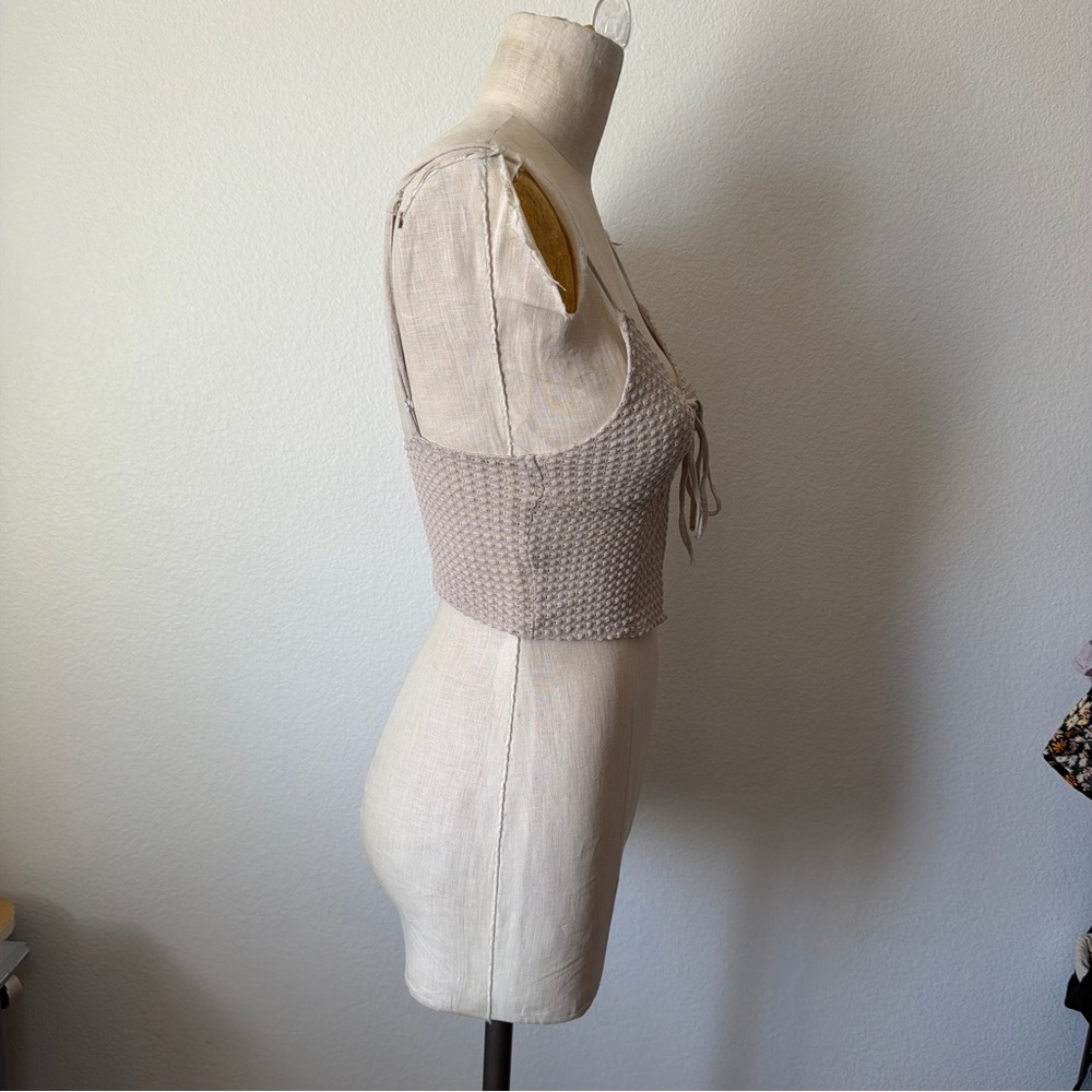 H&M Divide Cream Crop Top - Picture 3 of 4